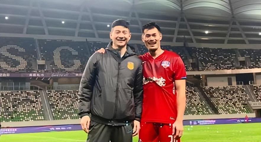 云开体育-以老带新!吉翔领衔多名“老人”驰援新江苏队，新赛季目标冲乙